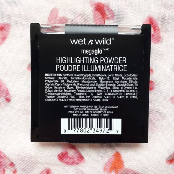 2/$15 Wet n Wild Megaglo Highlighting Powder in Golden Flower Crown - Picture 3 of 10